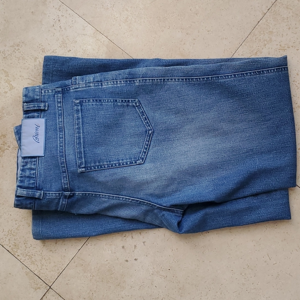 *Luxury* Brioni Men’s Marmolada Light Wash Denim Jeans. 33
